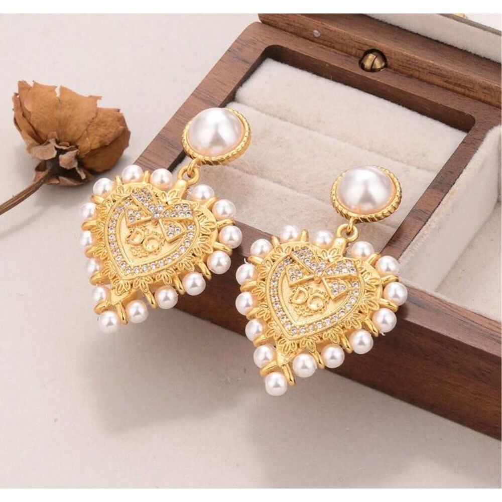 Heart Pearl Earrings